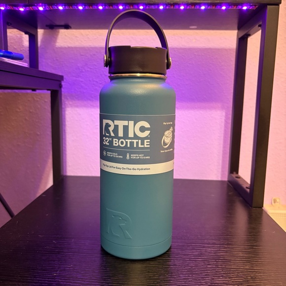COPY - RTIC Blue 32 oz Bottle - Picture 1 of 7